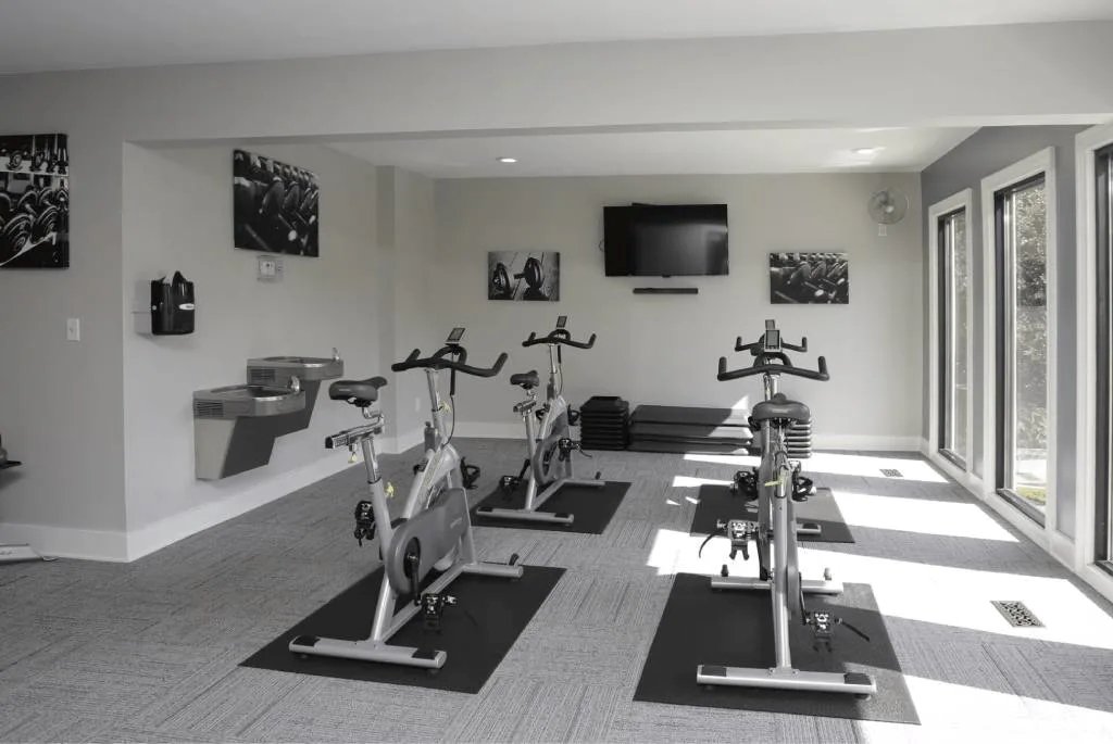 gym at Caledon Apartments located in Greenville, SC